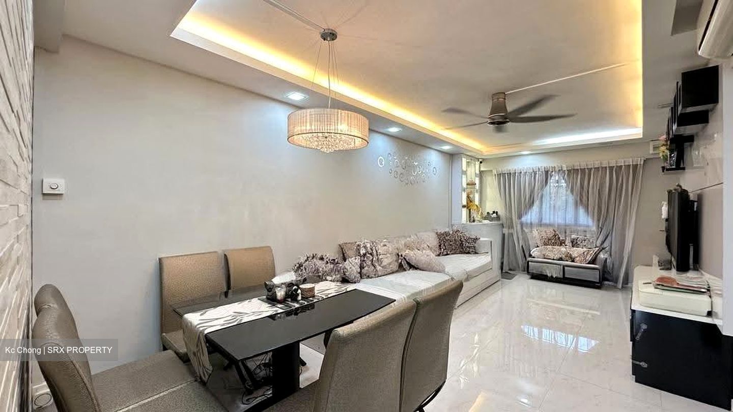 Blk 241 Jurong East Street 24 (Jurong East), HDB 3 Rooms #611102191